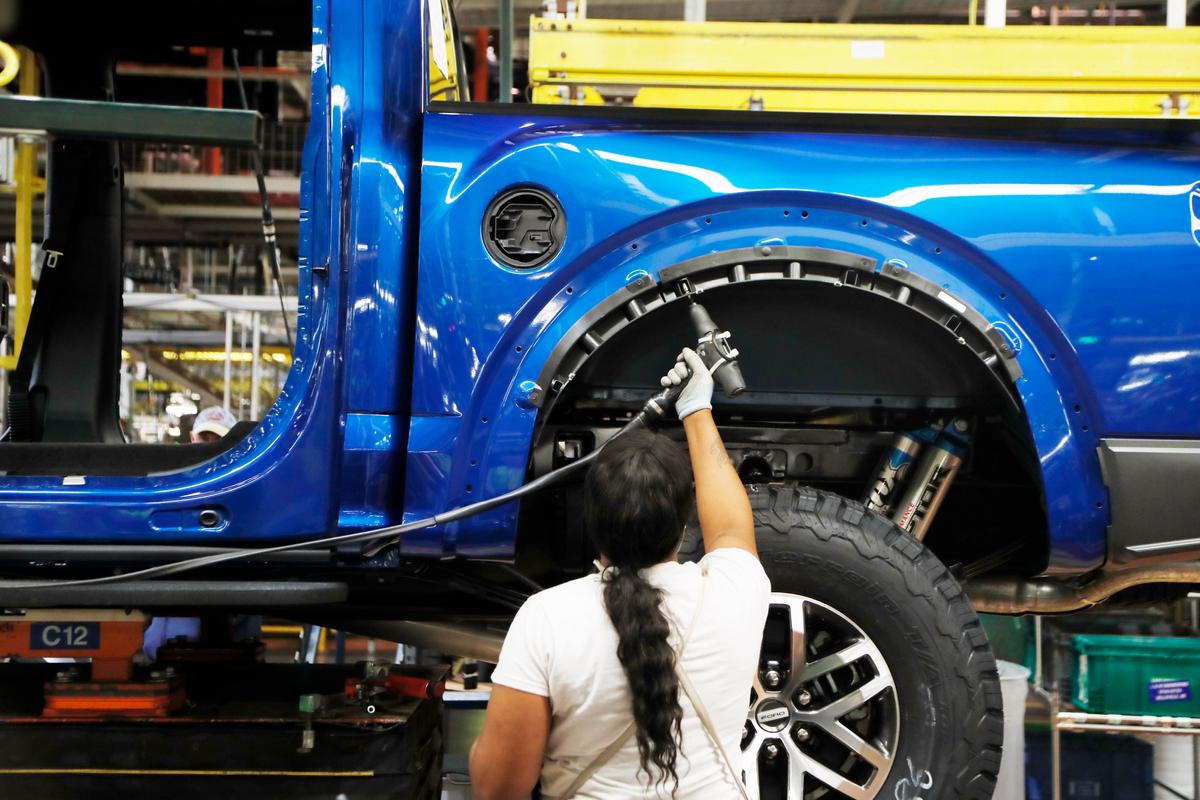 Ford Forced to Halt Production at Chicago Plant After Employee Tests Positive for CCP Virus