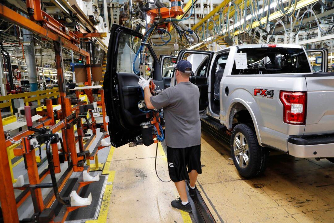 Trump, Harris Promise Auto Jobs for Michigan in Back-to-Back Rallies