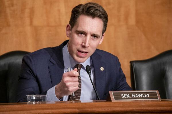 Sen. Josh Hawley (R-MO) questions Department of Justice Inspector General Michael Horowitz during a Senate Committee On Homeland Security And Governmental Affairs hearing at the US Capitol on Dec. 18, 2019 in Washington. (Samuel Corum/Getty Images)