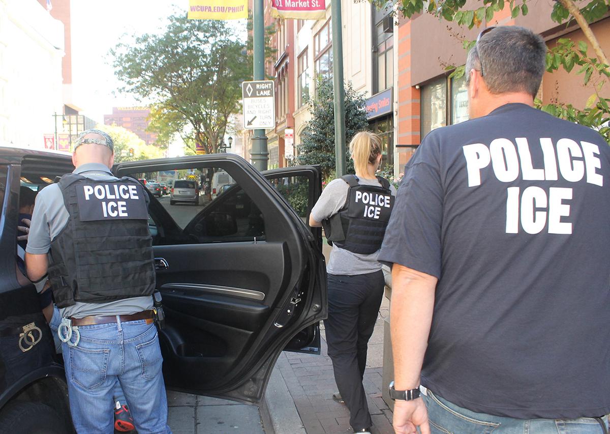 ICE agents conduct an operation in Philadelphia, Penn., on 26 Sept. 2019. (ICE)