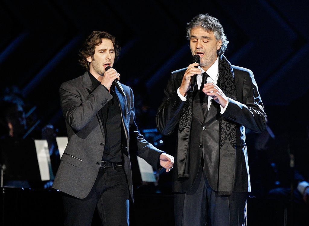 Groban and Bocelli mid-song during the 50th annual Grammy awards at the Staples Center in Los Angeles, California, on Feb. 10, 2008 (©Getty Images | <a href="https://www.gettyimages.com/detail/news-photo/singers-josh-groban-and-andrea-bocelli-perform-onstage-news-photo/79697087?adppopup=true">Kevin Winter</a>)