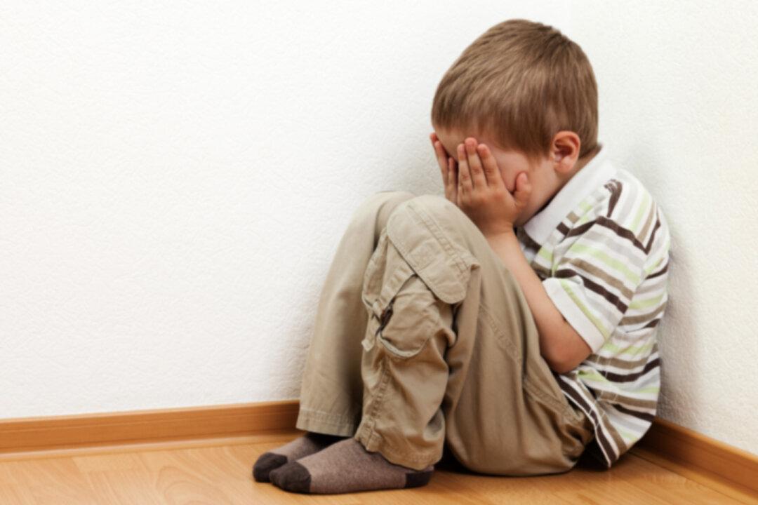 Child in Domestic Violence Shelter Writes Heartbreaking Letter to Santa: ‘I Want a Very Good Dad’