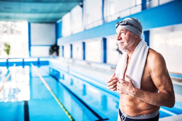 <span class="caption">Strength training can help maintain overall fitness and allow you to keep doing other things you love as you age. </span>(Halfpoint/Shutterstock)