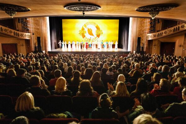 Shen Yun Performing Arts' curtain call at Stamford's Palace Theatre Dec. 27, 2019. (Larry Dye/The Epoch Times)