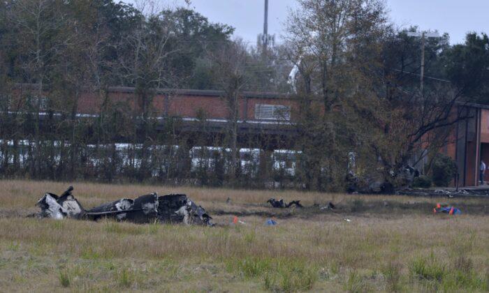 Plane Crash in Louisiana Kills 5: Police