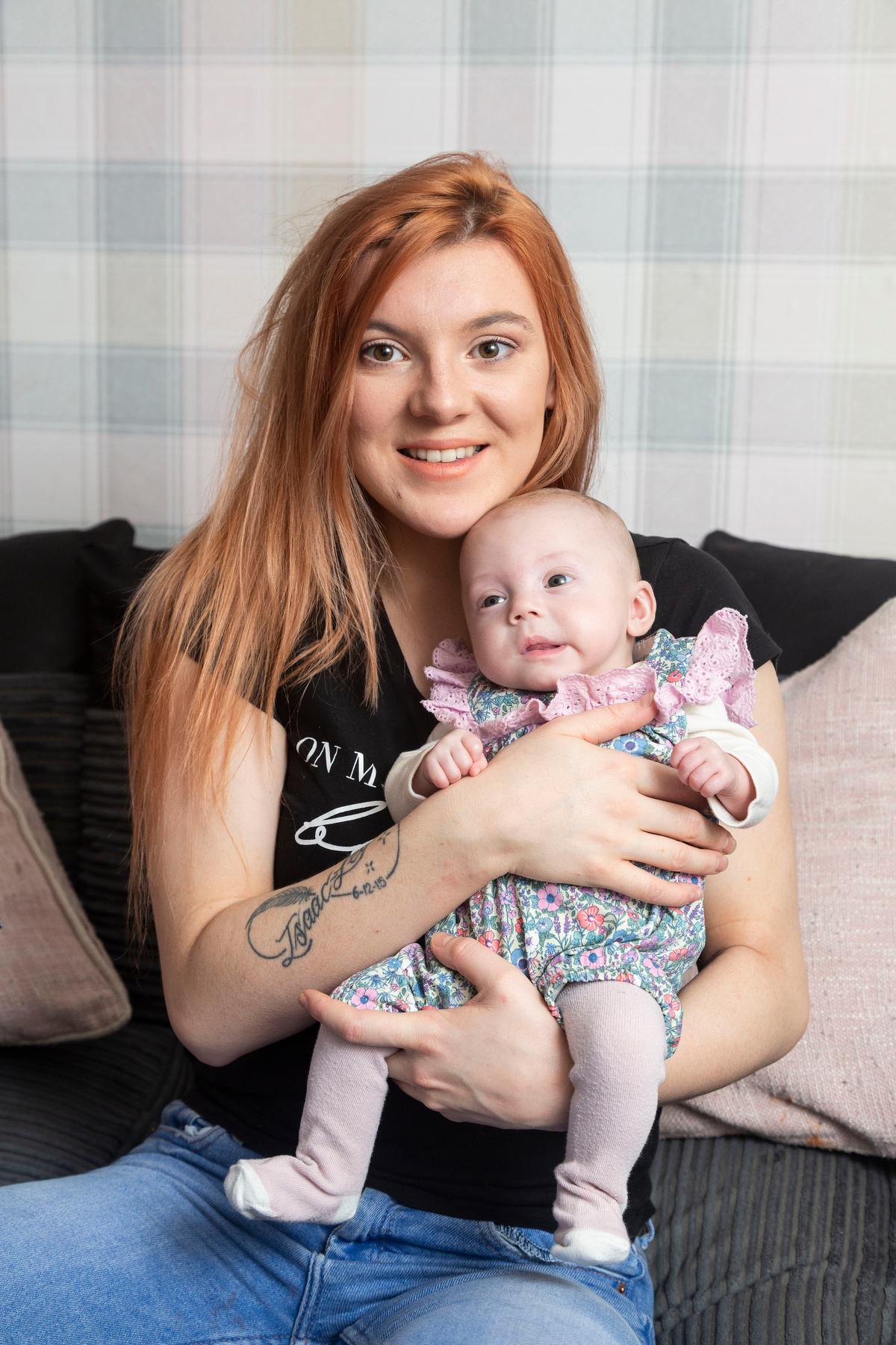 Shannon Jones with her miracle baby, Isabella-Jean Woodhouse. (©SWNS)