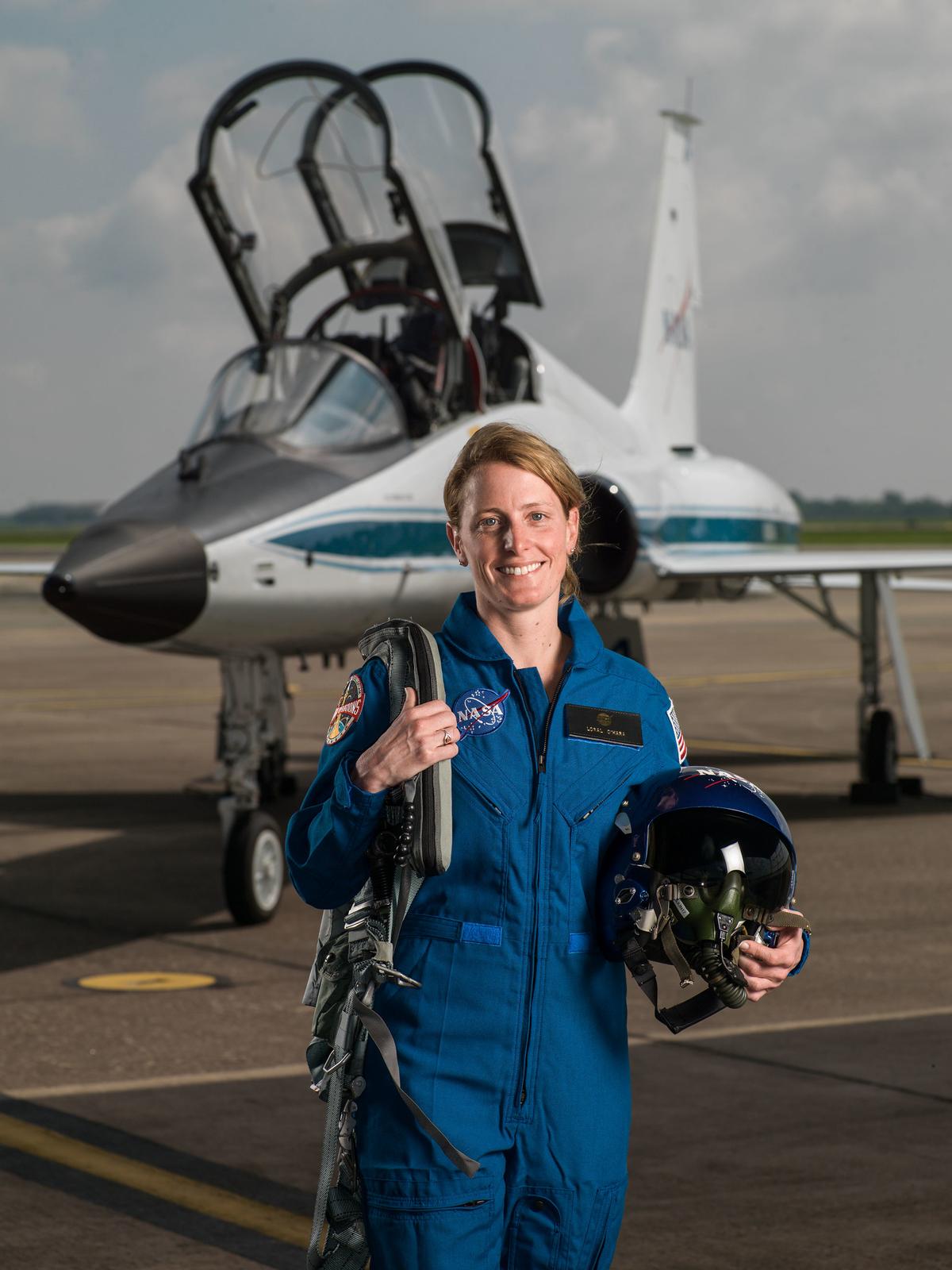 NASA astronaut candidate Loral O'Hara pictured at Ellington Field Joint Reserve Base in Houston, Texas, on June 6, 2017 (©NASA | <a href="https://www.flickr.com/photos/nasa2explore/29832831967/in/album-72157698260056092/">Robert Markowitz</a>)