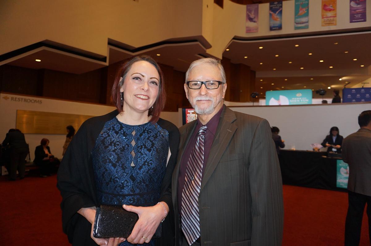 Retired Texas Deputy Discovers Profound Emotions Thanks to Shen Yun