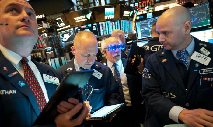 Stocks Close Out Best Year Since 2013; S&P 500 Soars 28.9 Percent