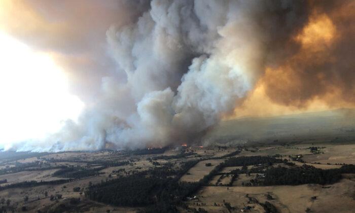 Bushfire Evacuation Ordered in Australian State of Victoria, 2 Dead