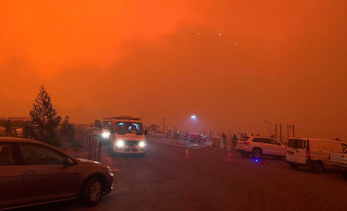 The sky glows red as bushfires continue to rage in Mallacoota, Victoria, Australia, on Dec. 31, 2019. (Jonty Smith from Melbourne/via Reuters)