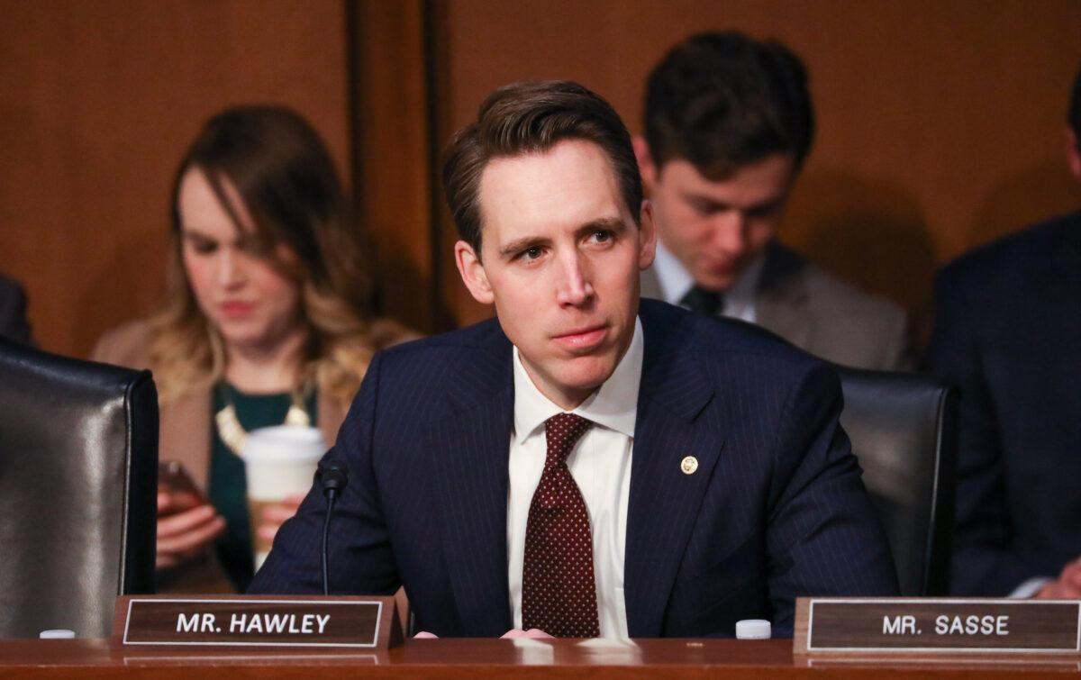 Senate Judiciary Committee member Sen. Josh Hawley (R-Mo.) attends the confirmation hearing of Attorney General nominee William Barr at the Capitol in Washington on Jan. 15, 2019. (Charlotte Cuthbertson/The Epoch Times)