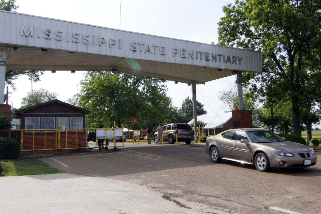 Mississippi Prisons Remain on Lockdown, Chief Says 4 of 5 Killings Carried Out by Gangs