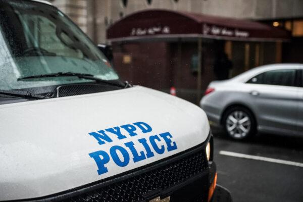 A New York Police Department vehicle parks at Fifth Avenue Synagogue in New York, NY on Dec. 30, 2019. (Jeenah Moon/Reuters)