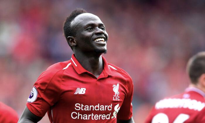 Soccer Star Sadio Mané Spotted With Cracked iPhone Despite Earning $200,000 a Week