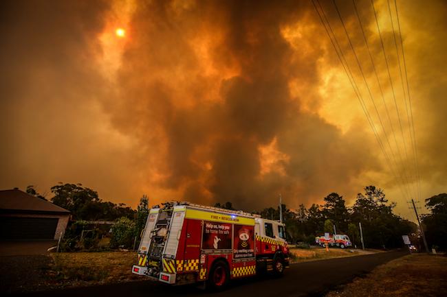Bushfire Blazes on Sydney's Outskirts