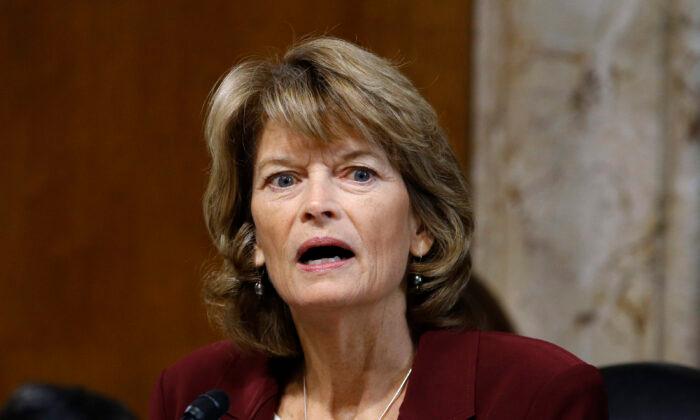 Murkowski Wants to Hear Impeachment Case Before Deciding on Witnesses