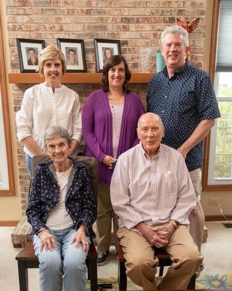 Denise Brown (center) with her siblings and parents, Sally and Roger Loeffler (Courtesy of Denise Brown)