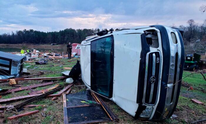Storms Sweep Southern US, Midwest; Death Toll Rises to 11