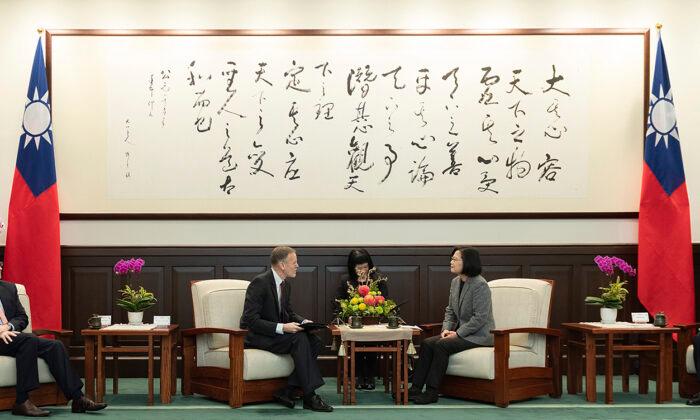 Taiwan President Meets With US Official After Election Win