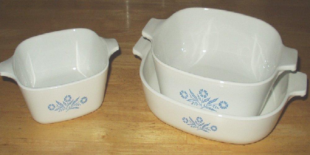 ©Wikimedia Commons | <a href="https://commons.wikimedia.org/wiki/File:Corningware_casserole_dishes.jpg">Splarka</a>