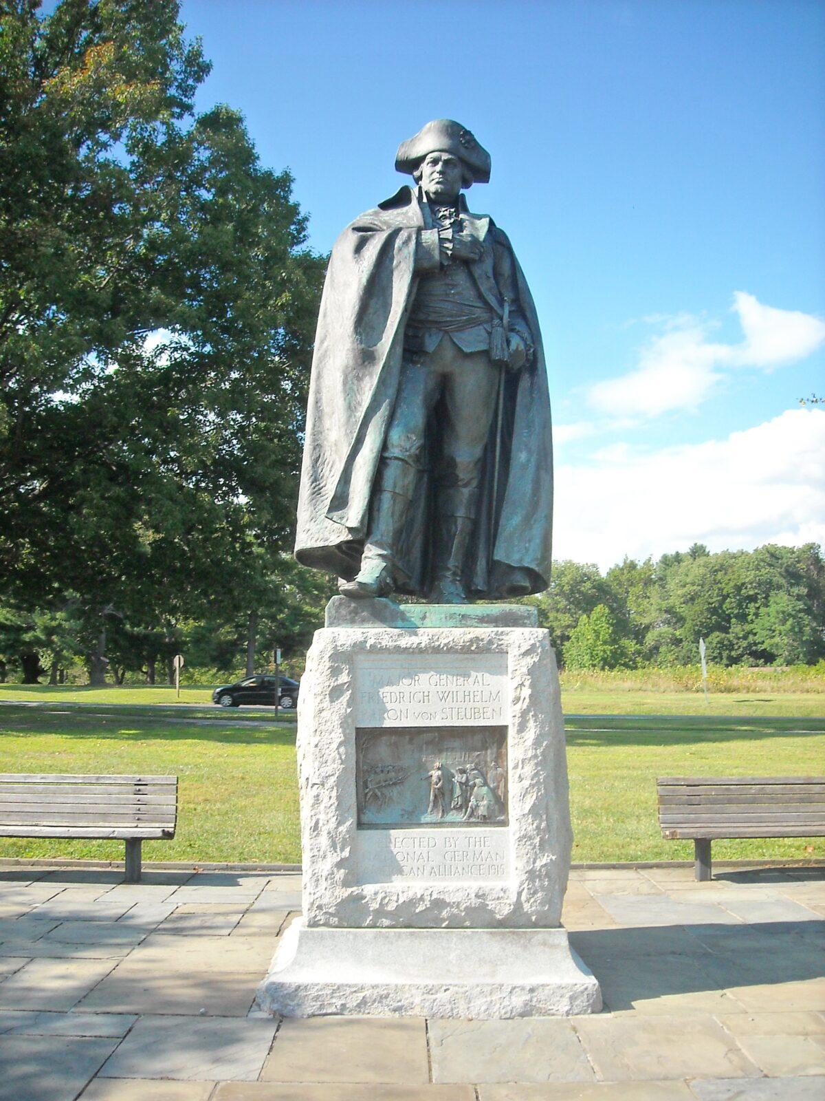 Statue of Baron von Steuben, Valley Forge National Historical Park, Penn. (MPHaas/CC BY-SA 4.0)