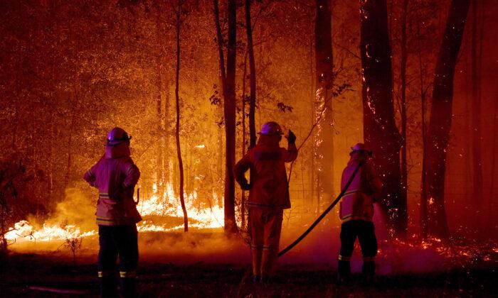 Aboriginals Form All-Female Firefighting Brigade When Australian Bushfires Threaten Sacred Land