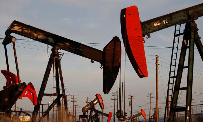 Sanders-Proposed Fracking Ban Could Scupper US Economic 'Miracle:' Experts