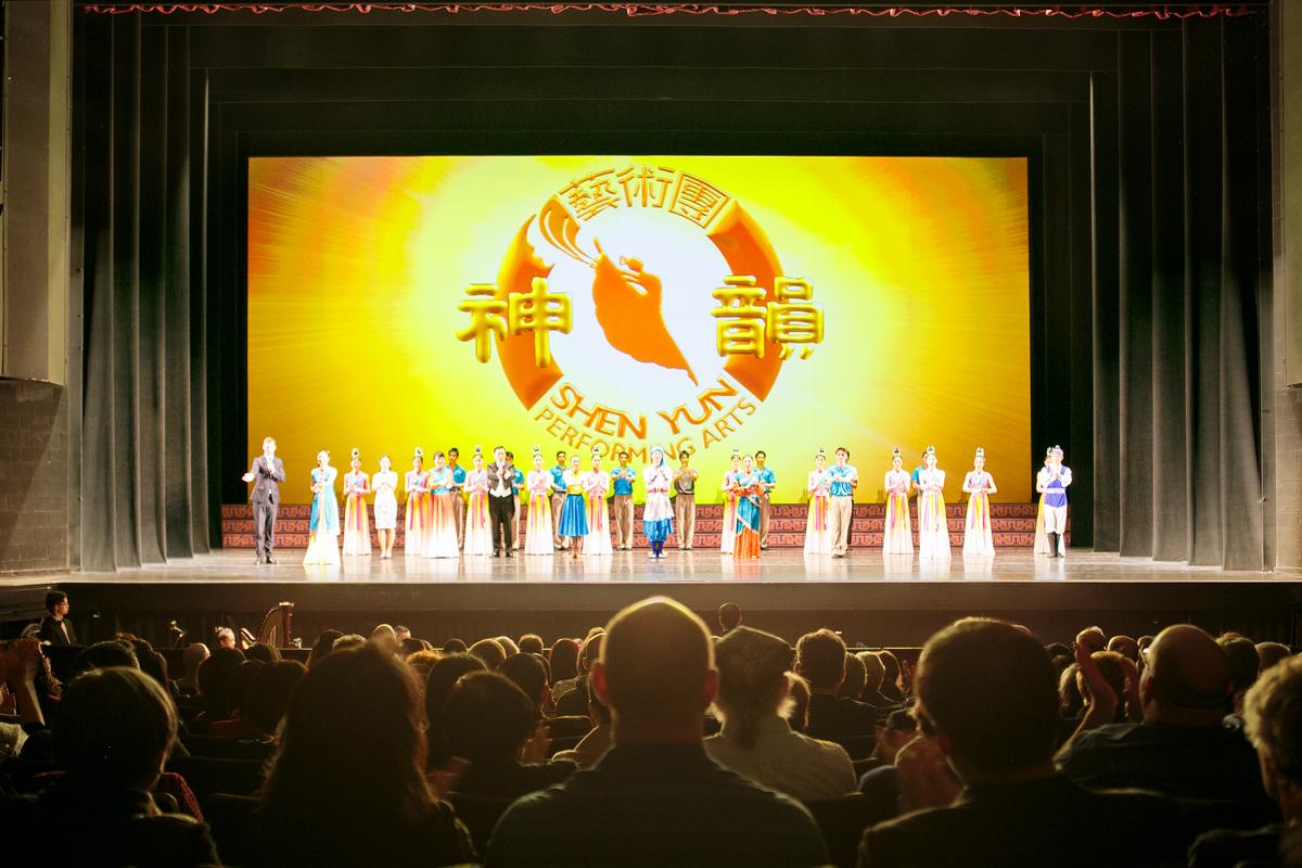 Chinese Artist Wishes Culture of Shen Yun Can Return to China