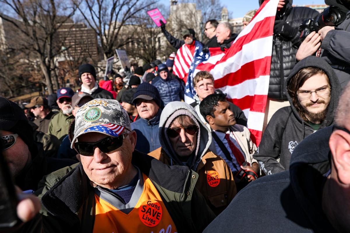 Thousands of second amendment advocates converge at the Virginia State Capitol in Richmond on Jan. 20, 2020. (Samira Bouaou/The Epoch Times)