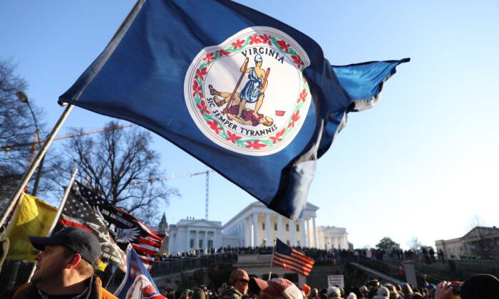 Photos: Thousands Attend Pro-Gun Rights Demonstration in Virginia