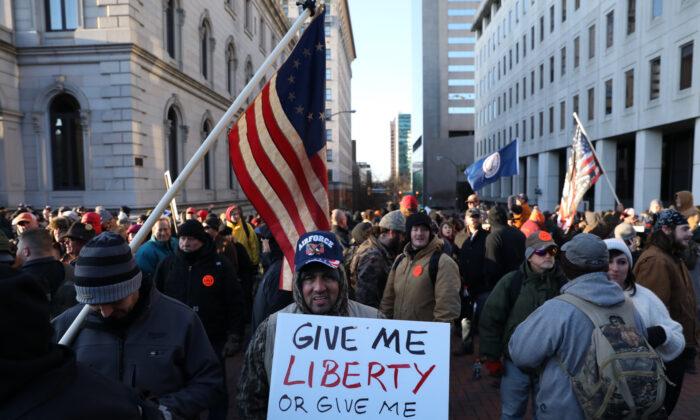 Thousands Gather at Virginia Capitol in Support of 2nd Amendment