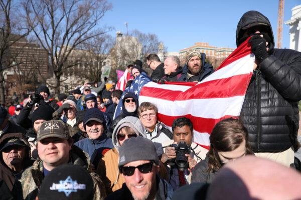 Gun rights activists take part in a rally in Richmond, Virginia, on Jan. 20, 2020. (Samira Bouaou/The Epoch Times)