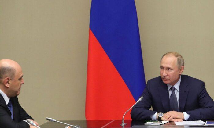 Putin Sends His Constitutional Proposals to Parliament