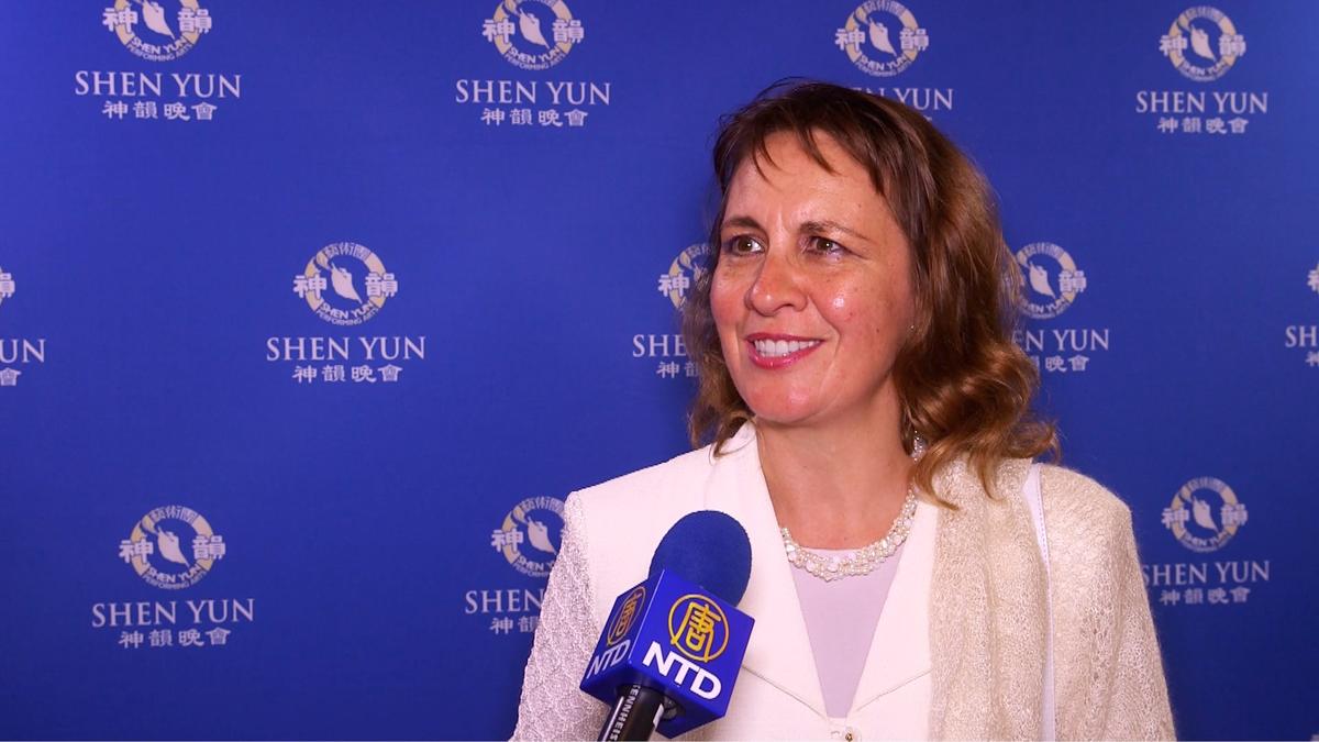 ‘You have to see it to believe it,’ Art Teacher Says About Shen Yun