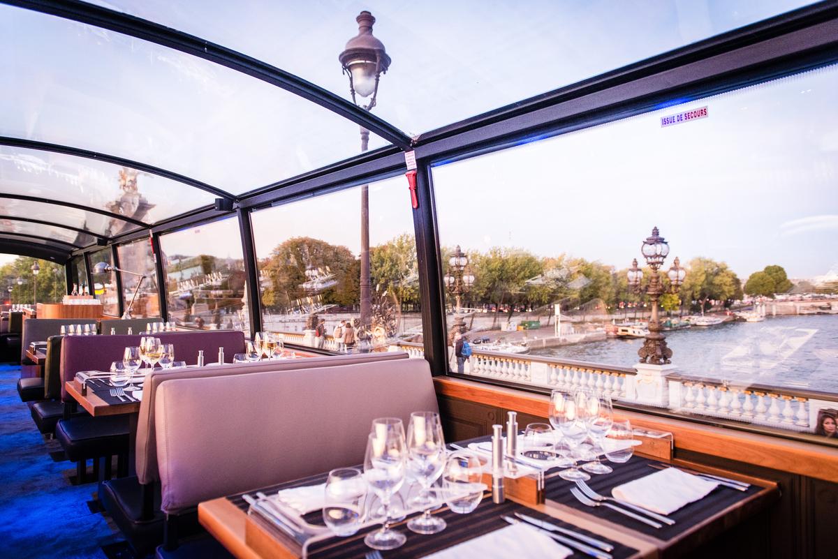 Along the way, you cross the River Seine and pass countless Parisian sights. (Courtesy of Bustronome)