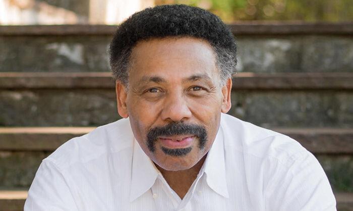 Celeb Pastor Tony Evans Writes Heartfelt Post After Wife Passes Away to Watch ‘Her First Sunrise From Heaven’