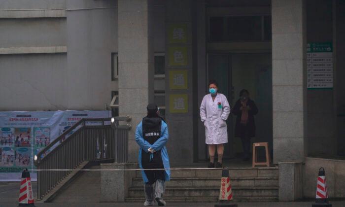 China Quarantines Wuhan, Shuts Down Airport and Public Transit Amid Coronavirus Outbreak