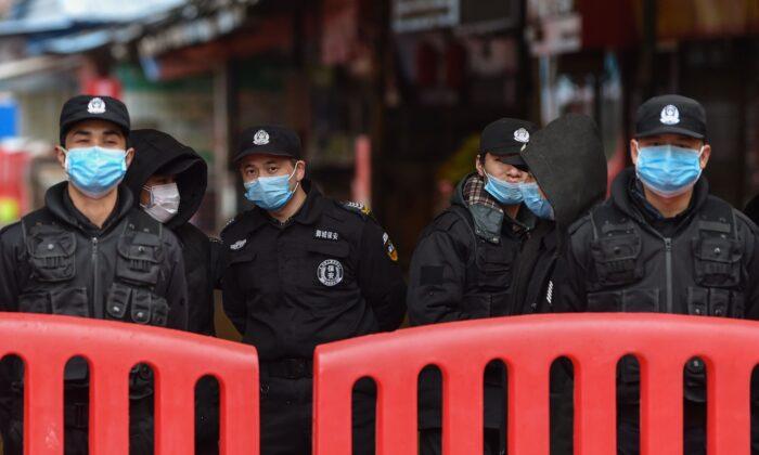 Chinese Social Media Depicts Chaos in Virus-Hit Wuhan