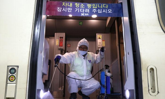 Chinese Doctor Concerned That Wuhan Pneumonia Outbreak Will Get Worse