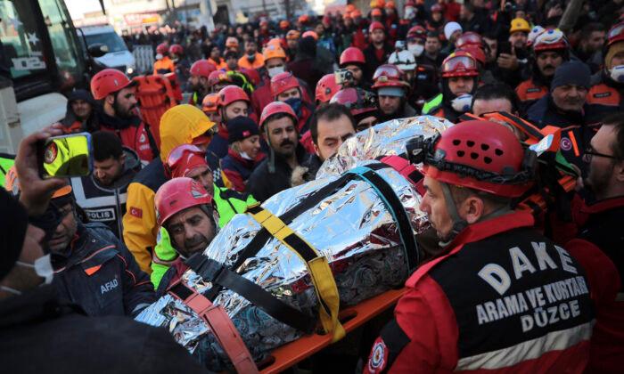 Turkish Teams Hunt for Quake Survivors as Death Toll Hits 38
