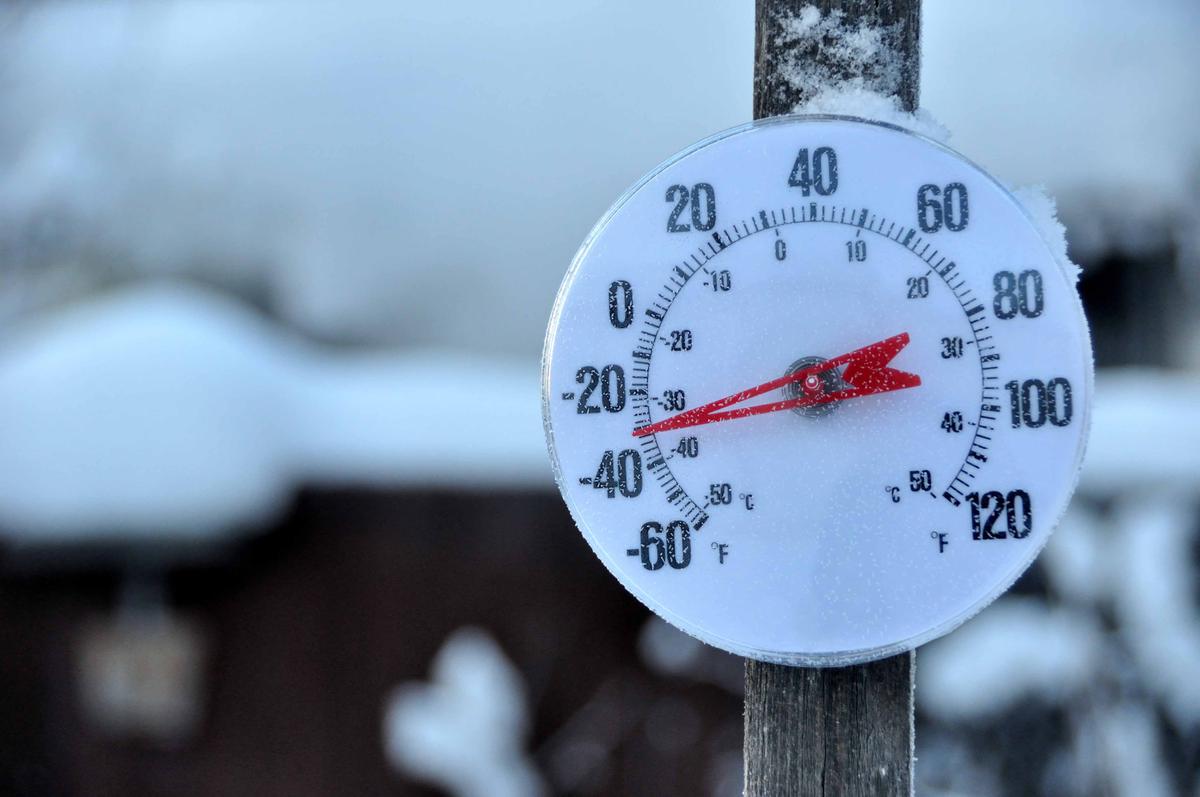 Illustration - Shutterstock | <a href="https://www.shutterstock.com/image-photo/cold-weather-thermometer-56412334">Gary Whitton</a>