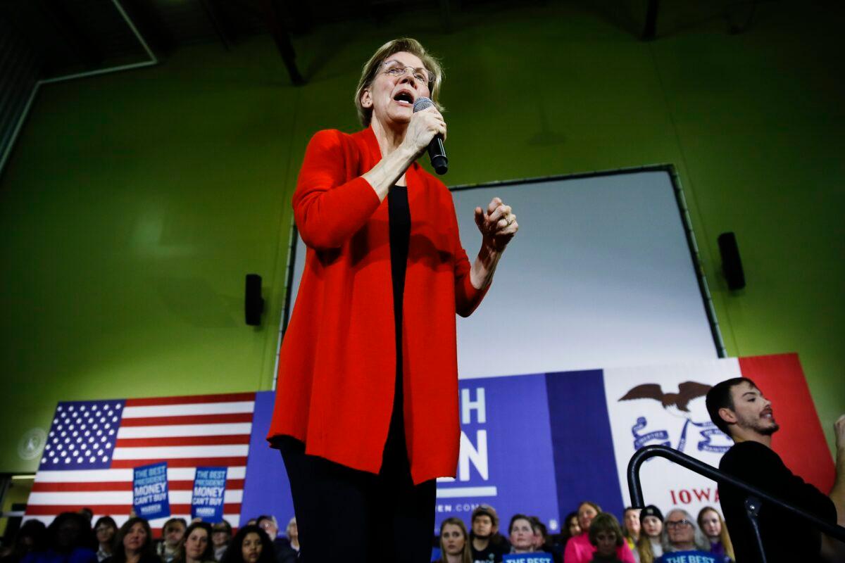 Democratic presidential candidate Sen. Elizabeth Warren (D-Mass.) speaks during a campaign event in Cedar Rapids, Iowa on Jan. 26, 2020. (Matt Rourke/AP Photo)