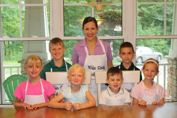 Katie Kimball (C) with the cast of Kids Cook Real Food. (Courtesy of Katie Kimball)