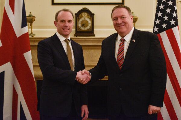 UK Foreign Secretary Dominic Raab meets U.S. Secretary of State Mike Pompeo at the Foreign Secretary's Residence in London, England on Jan. 29, 2020 (Peter Summers/Getty Images)