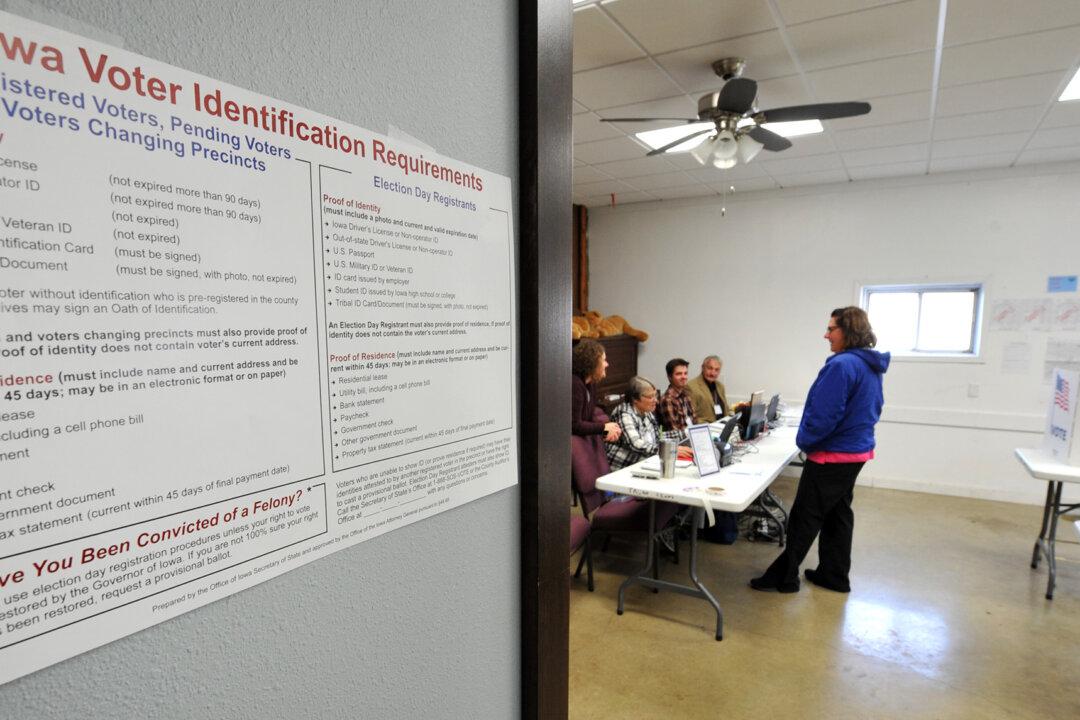 Iowa Secretary of State Disputes Claim by Group About Voter Registration