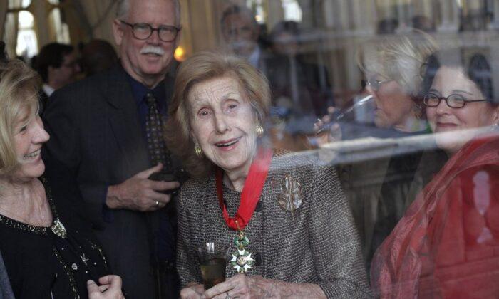 Anne Cox Chambers, Media Heiress and Former US Ambassador, Dies at 100