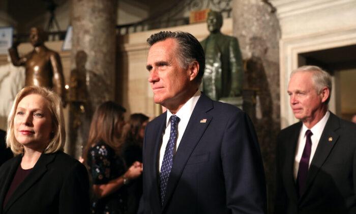 Pelosi, Schumer Praise Romney’s Vote to Convict Trump