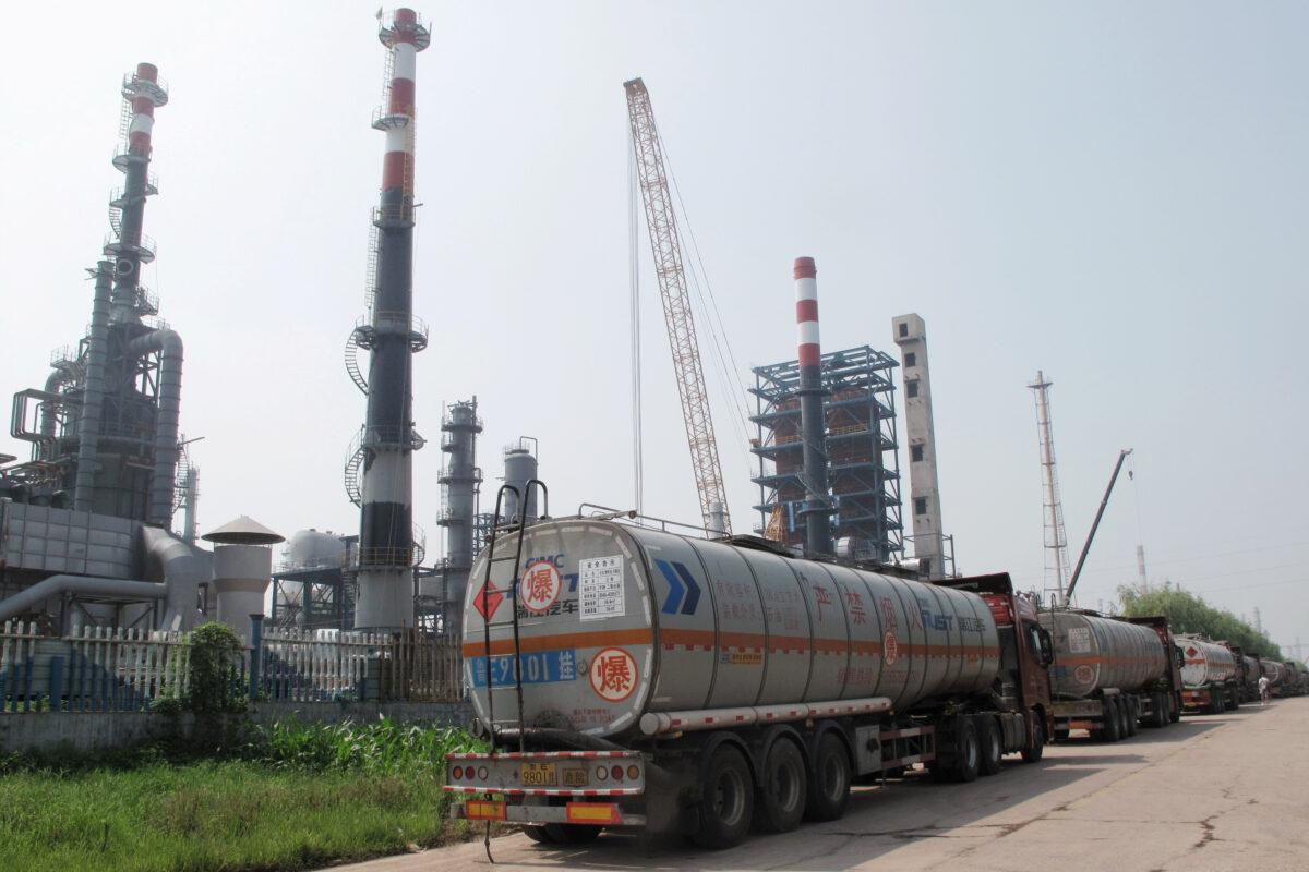 A Shandong Haiyou Petrochemical Group refinery is seen in Ju County, Shandong Province, China, on July 25, 2018. (Dominique Patton/Reuters)