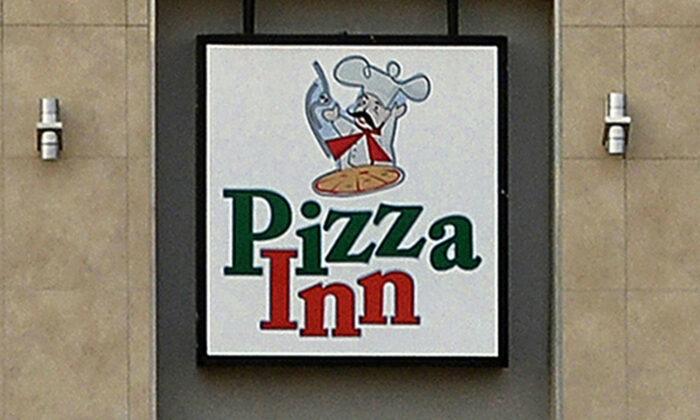 Pizza Inn Owner Hangs ‘Warning Sign' After Customer Complains About Autistic Staff Member